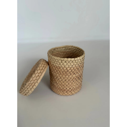 Handwoven Rattan Tule Basket with Lid
