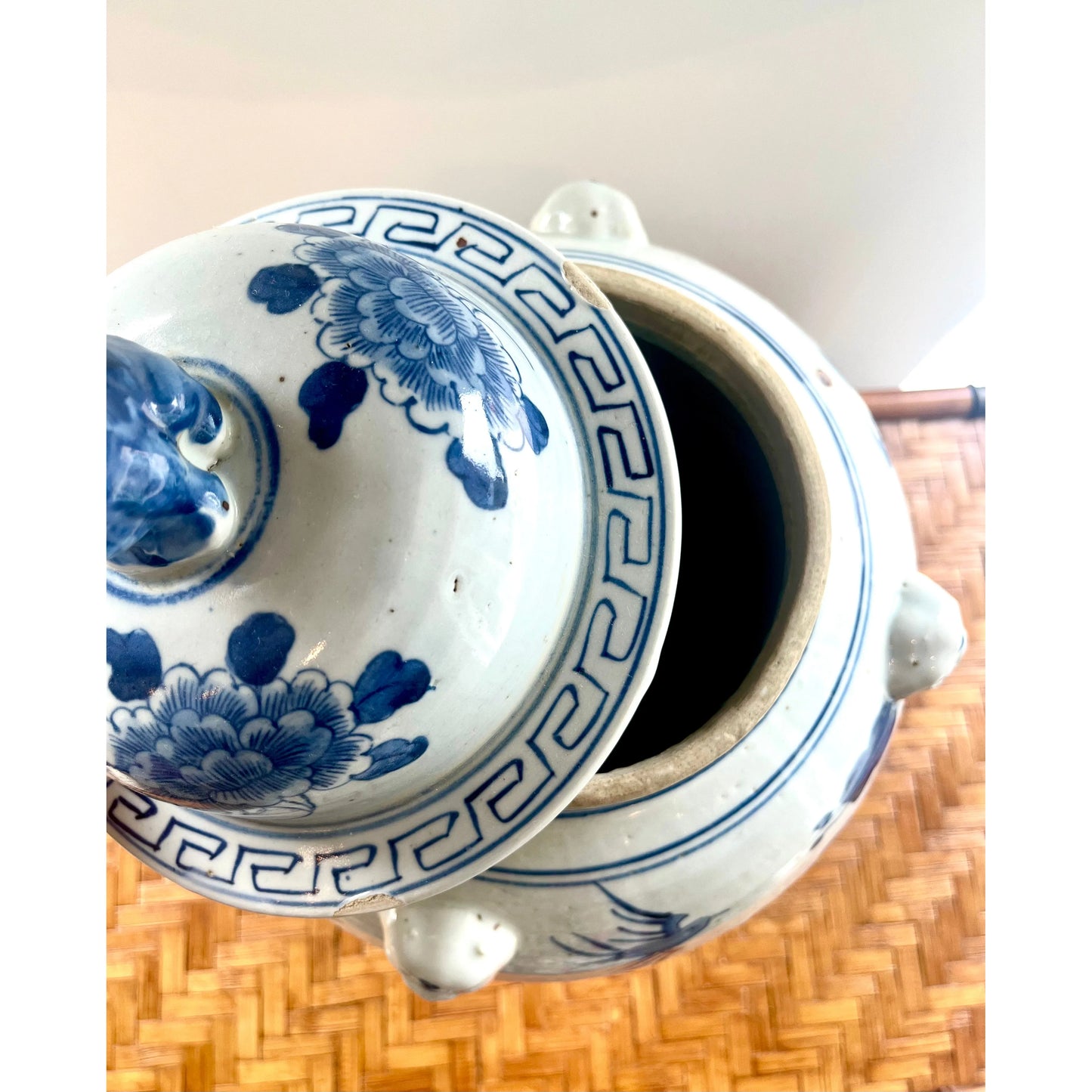 Large Blue & White Flower Bird Temple Vessel