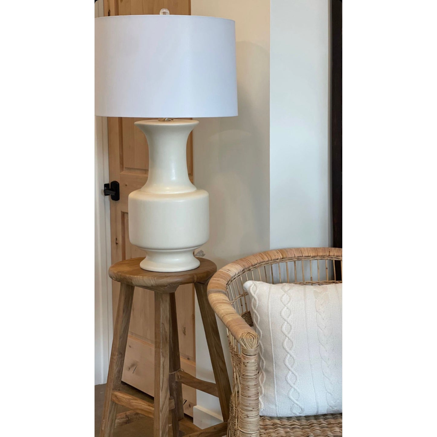 Elle Lamp