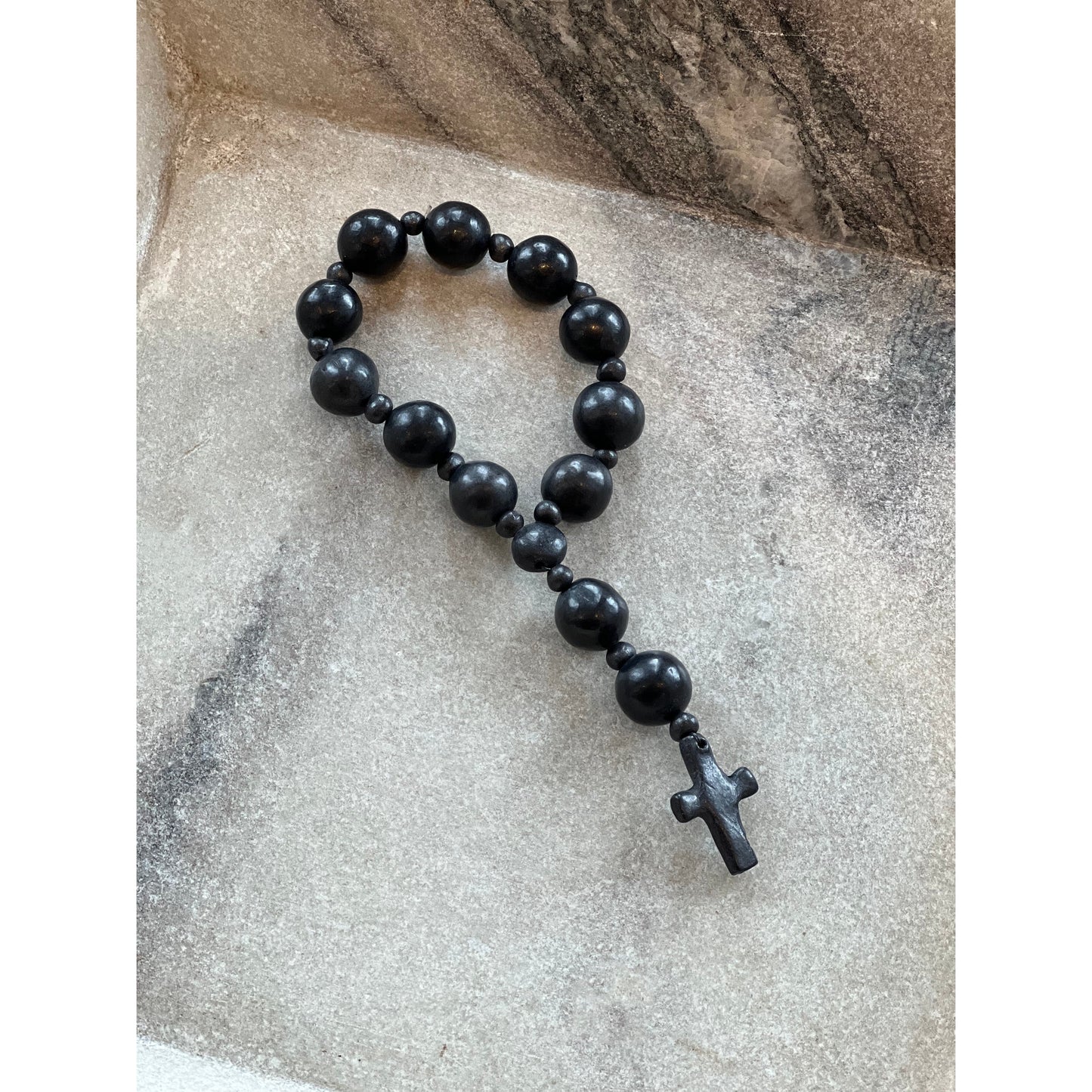 Black Ceramic Cross Beaded Bracelet – Estilo Home